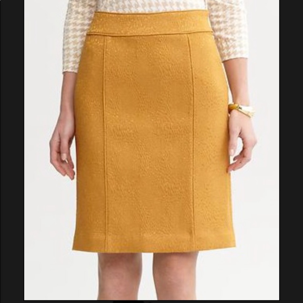 Banana Republic Solid Textured Pencil Skirt
